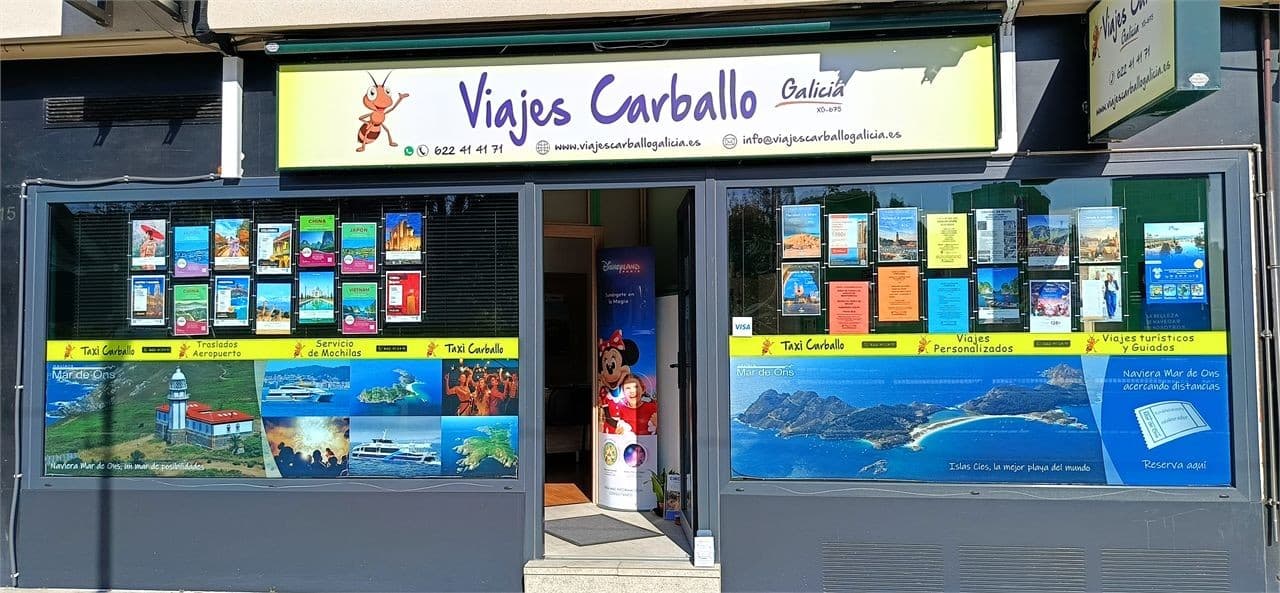 Fachada de la agencia Viajes Carballo Galicia en Vilagarcía de Arousa