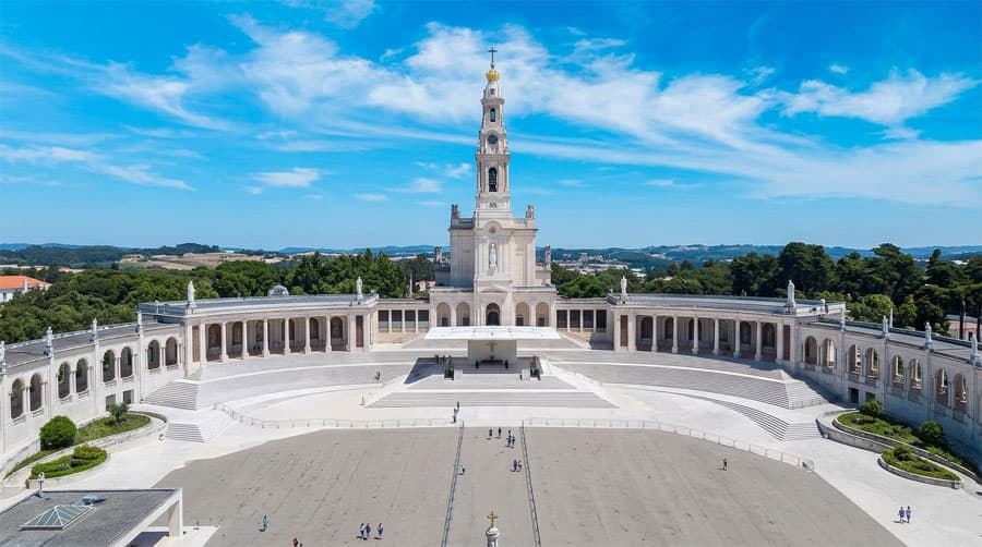 Monumentos emblemáticos de destinos internacionales para viajar desde Galicia